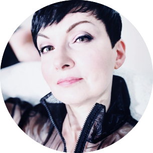 2025_FSR_Sue_Portrait_rund_320px Portrait Sue Messlinger rund